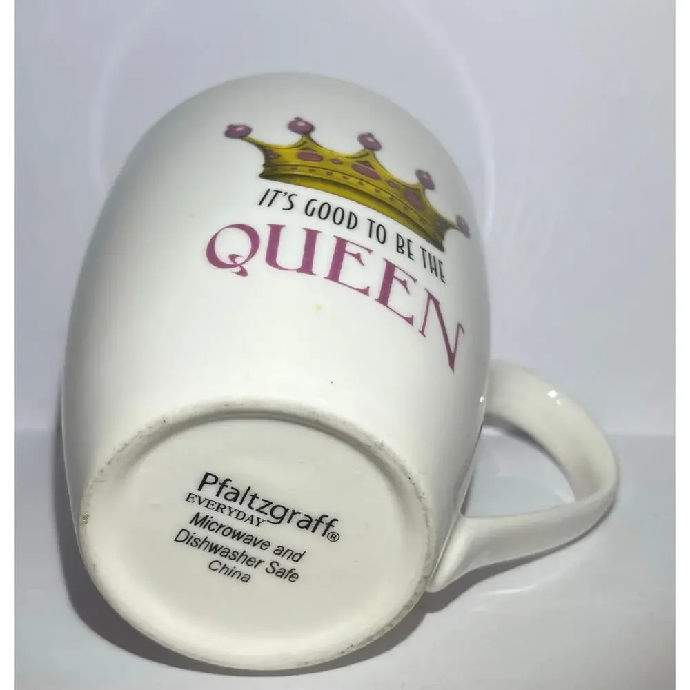 Coffee Mug ”The Queen of Everything” - Picture 3 of 6